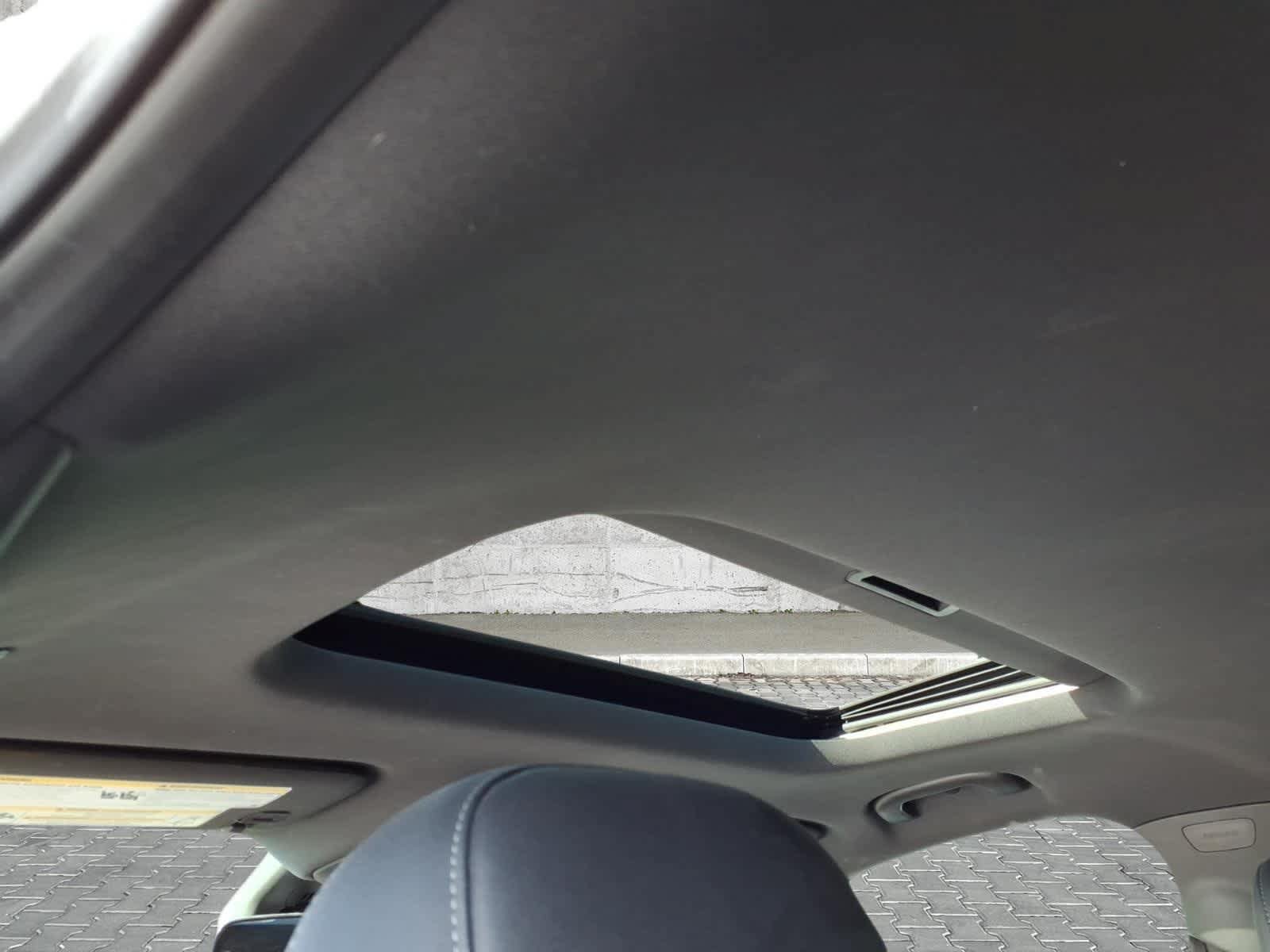 Used 2024 Chevrolet Trax RS w/ Sunroof Package FWD image 5