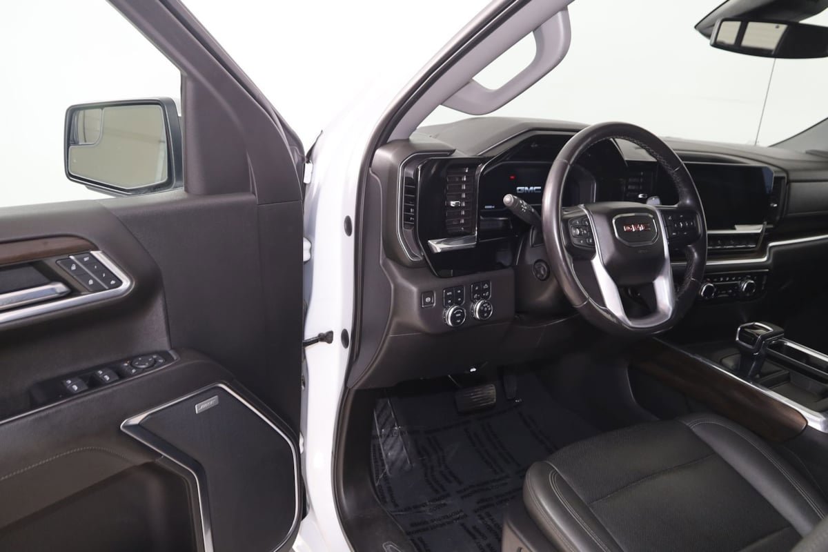 Used 2023 GMC Sierra 1500 SLT w/ SLT Convenience Package AWD/4WD image 49