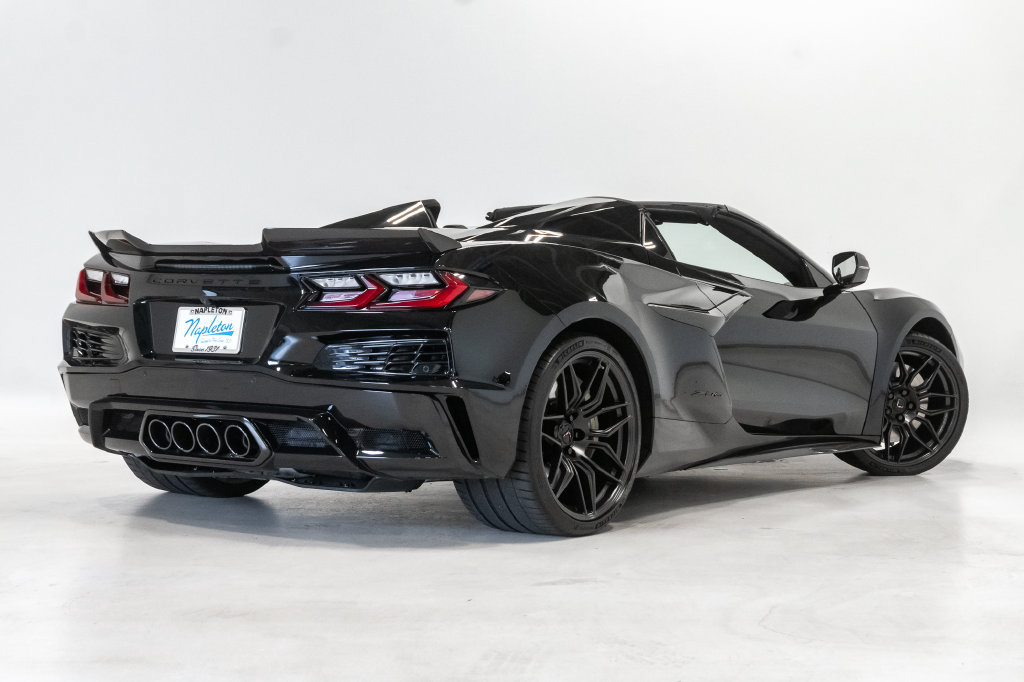 Used 2023 Chevrolet Corvette Z06 w/ Stealth Interior Trim Package RWD image 33