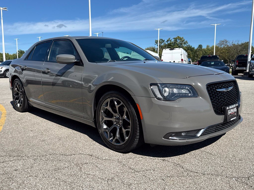 Used 2018 Chrysler 300 S RWD image 7