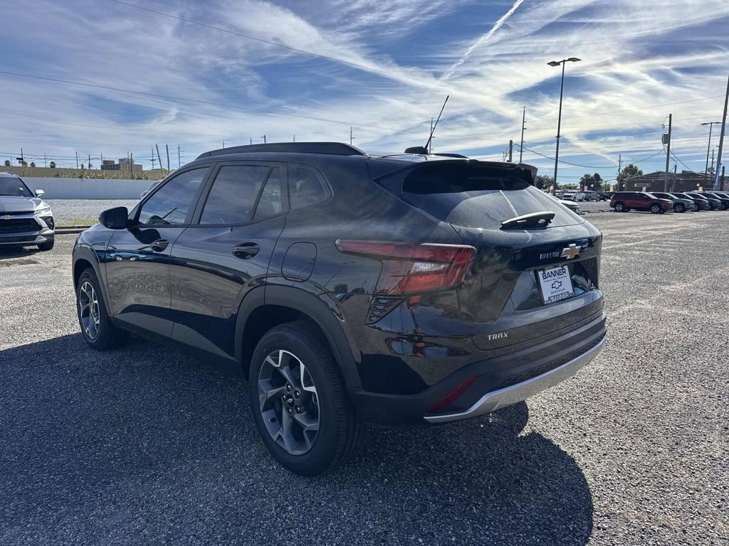New 2026 Chevrolet Trax LT w/ Sunroof Package image 5