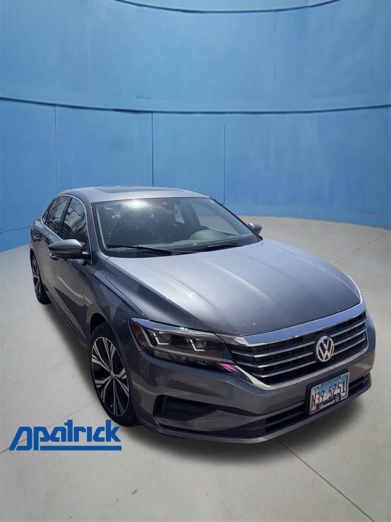 Used 2022 Volkswagen Passat 2.0T SE image 1