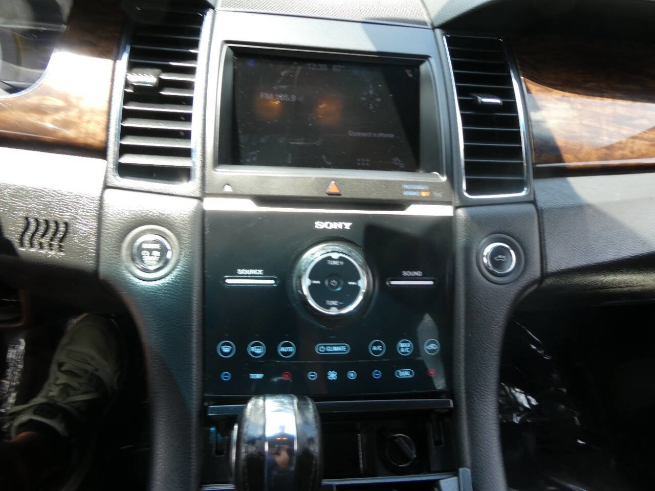 Used 2019 Ford Taurus Limited image 15