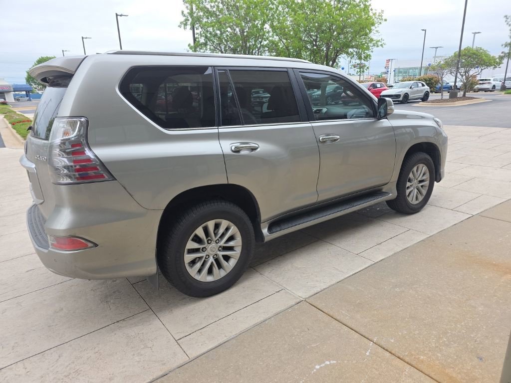 Used 2021 Lexus GX 460 Premium w/ Premium Package AWD/4WD image 3