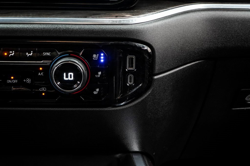 Used 2024 Chevrolet Silverado 3500 LTZ w/ LTZ Premium Package image 20