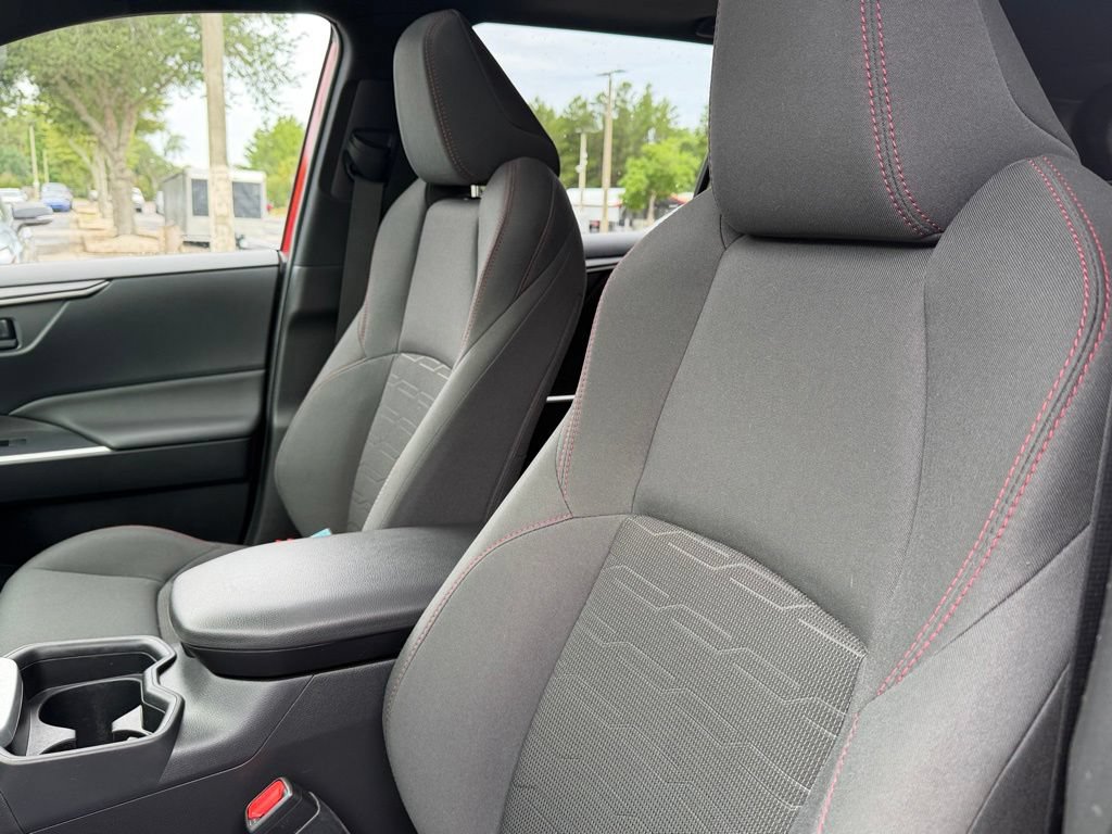 Used 2021 Toyota RAV4 SE w/ Weather & Moonroof Package AWD/4WD image 37