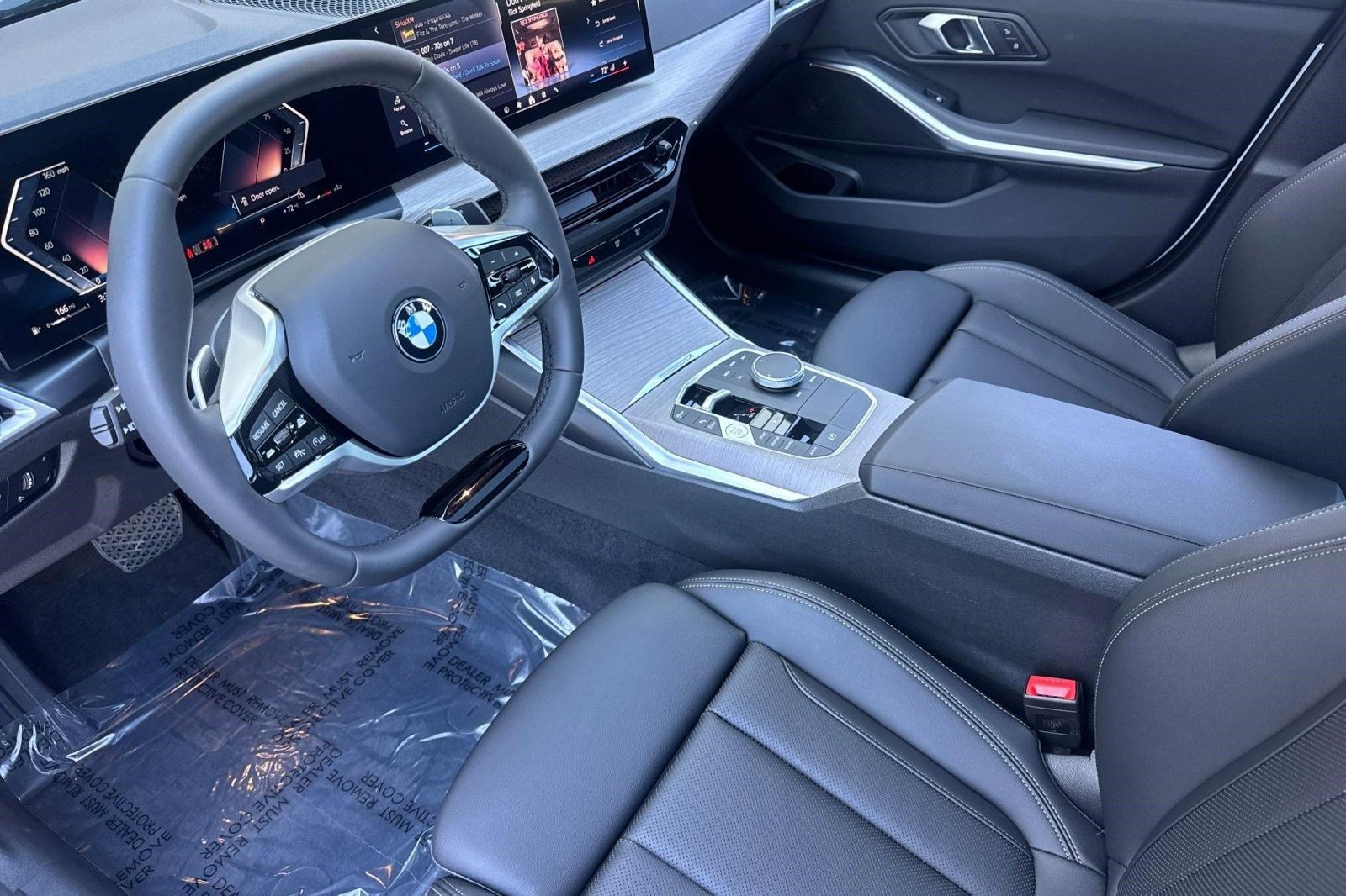 Used 2025 BMW 330i Sedan w/ Convenience Package RWD image 4