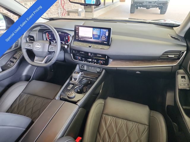 Used 2025 Nissan Rogue Platinum AWD/4WD image 14