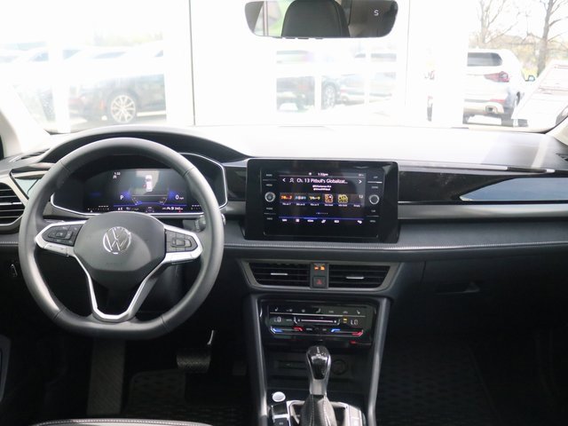 New 2025 Volkswagen Taos SE image 10