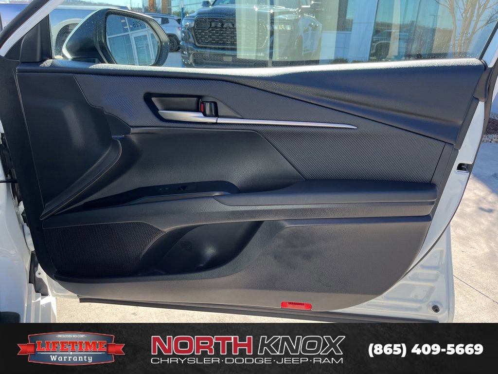 Used 2025 Toyota Camry SE image 26