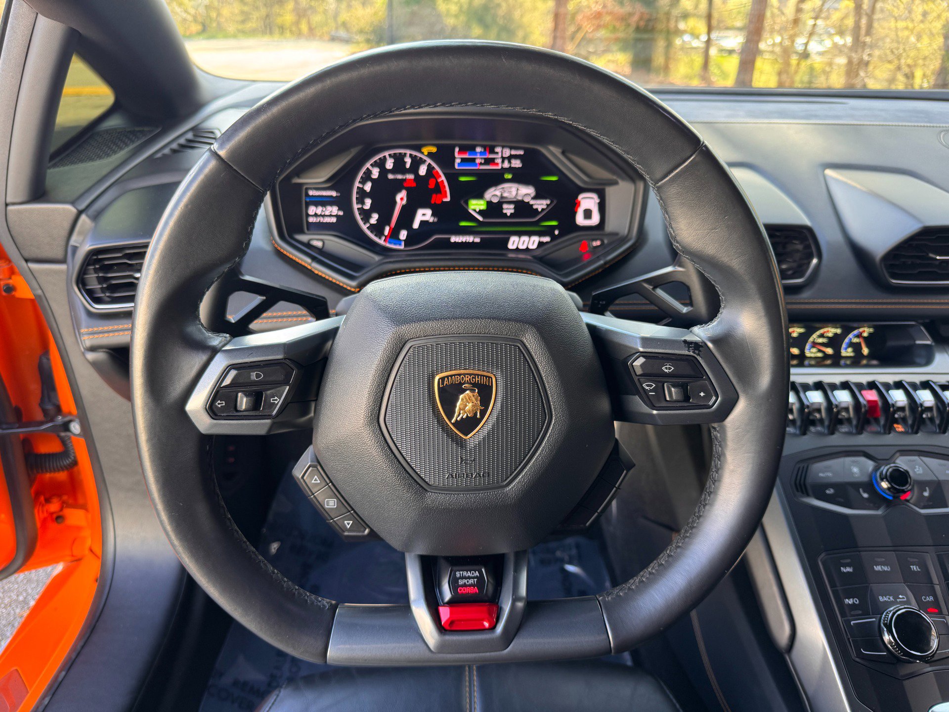 Used 2015 Lamborghini Huracan LP 610-4 image 35