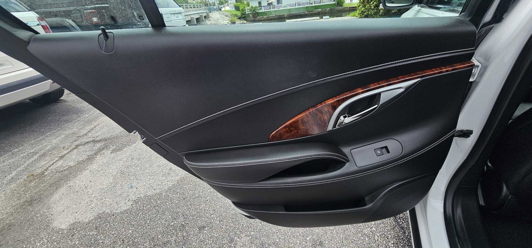 Used 2013 Buick LaCrosse Leather FWD image 15