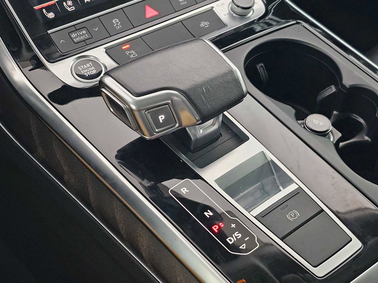 Used 2022 Audi Q8 Premium Plus image 31