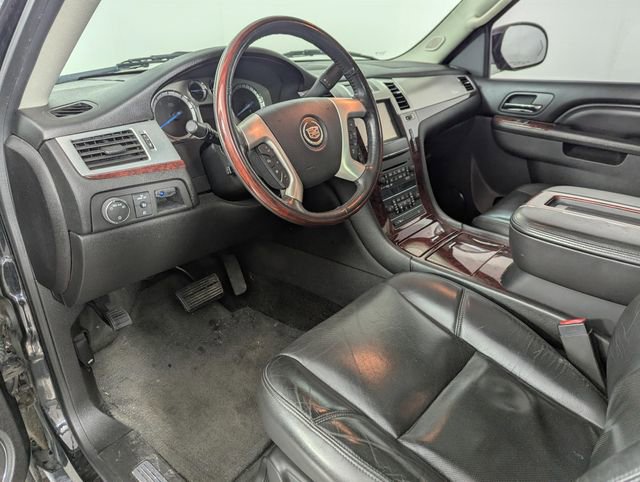 Used 2013 Cadillac Escalade EXT Premium image 9