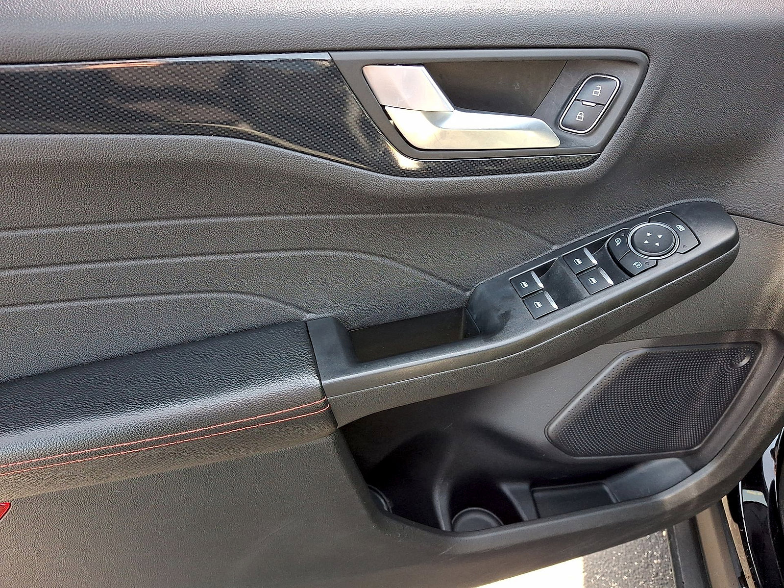 Used 2024 Ford Escape ST-Line FWD image 10