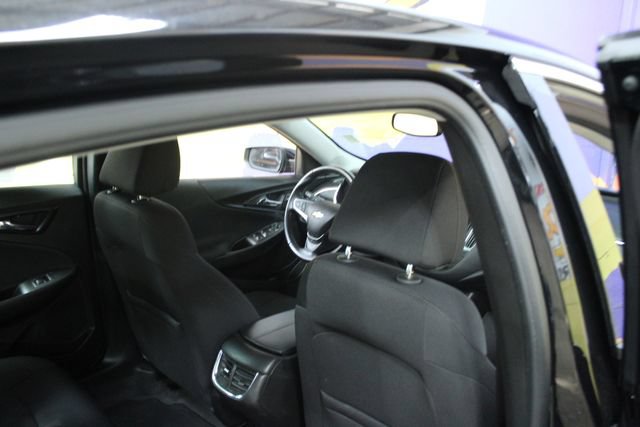 Used 2018 Chevrolet Malibu LT FWD image 10
