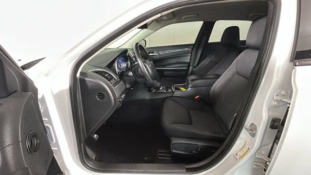 Used 2021 Chrysler 300 Touring w/ Sport Appearance Package RWD image 11
