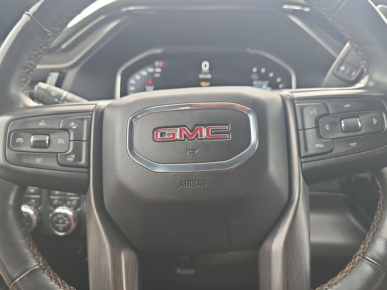Used 2024 GMC Sierra 2500 AT4 w/ AT4 Preferred Package AWD/4WD image 13