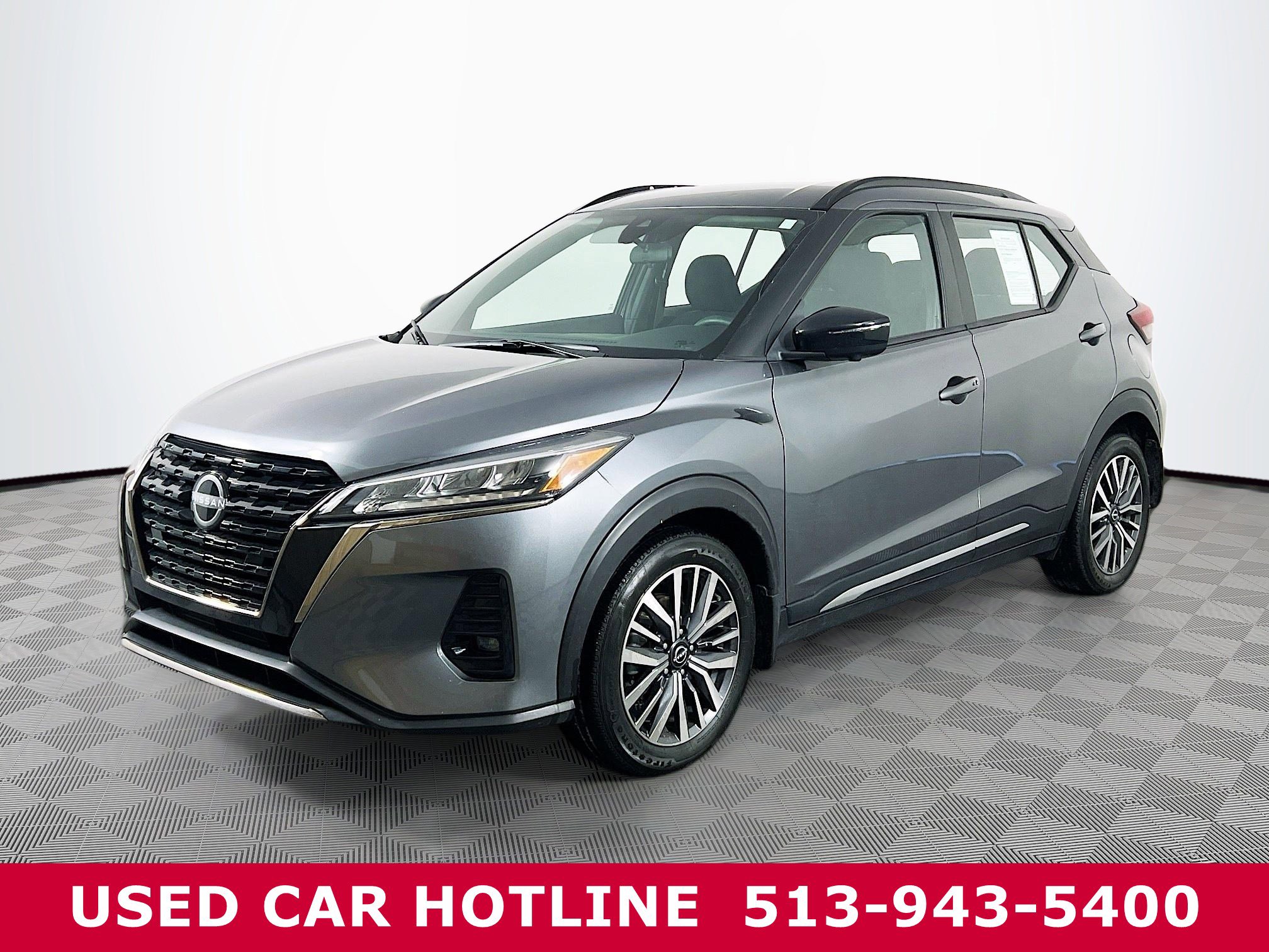 Used 2023 Nissan Kicks SR image 2