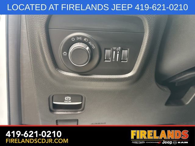 Used 2023 Jeep Grand Cherokee Altitude image 21