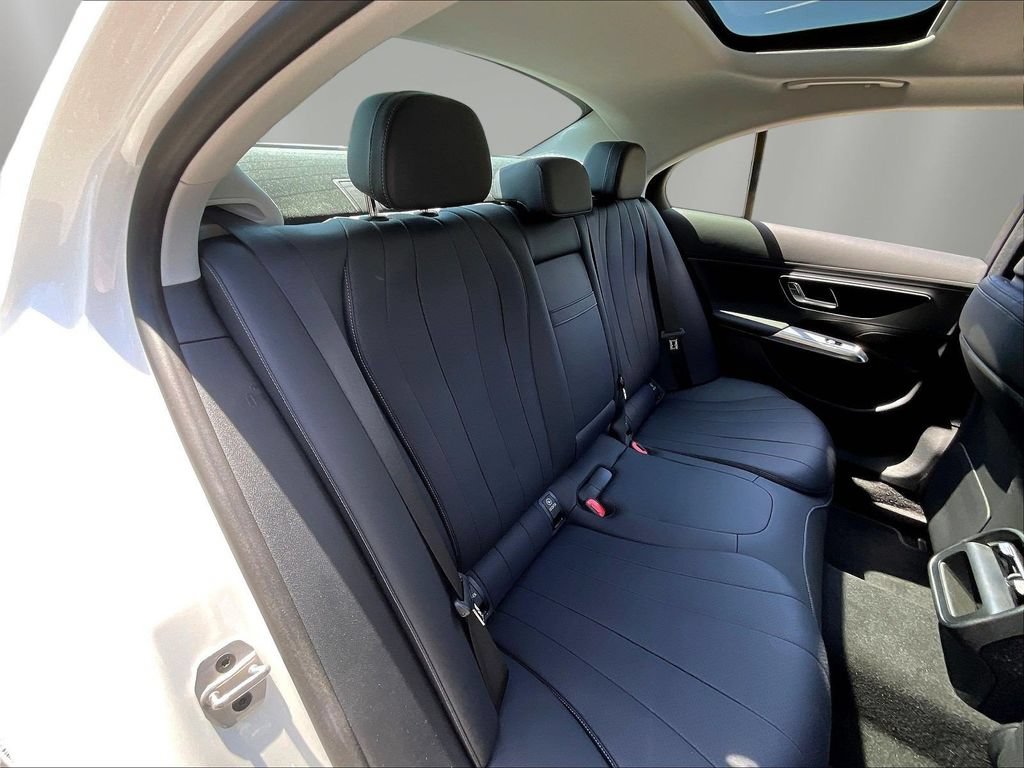 Used 2025 Mercedes-Benz E 350 4MATIC Sedan image 26