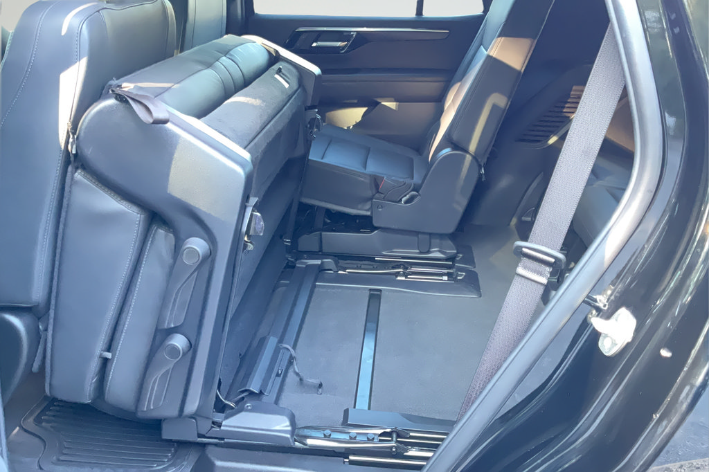 Certified 2025 Chevrolet Tahoe LT RWD image 32