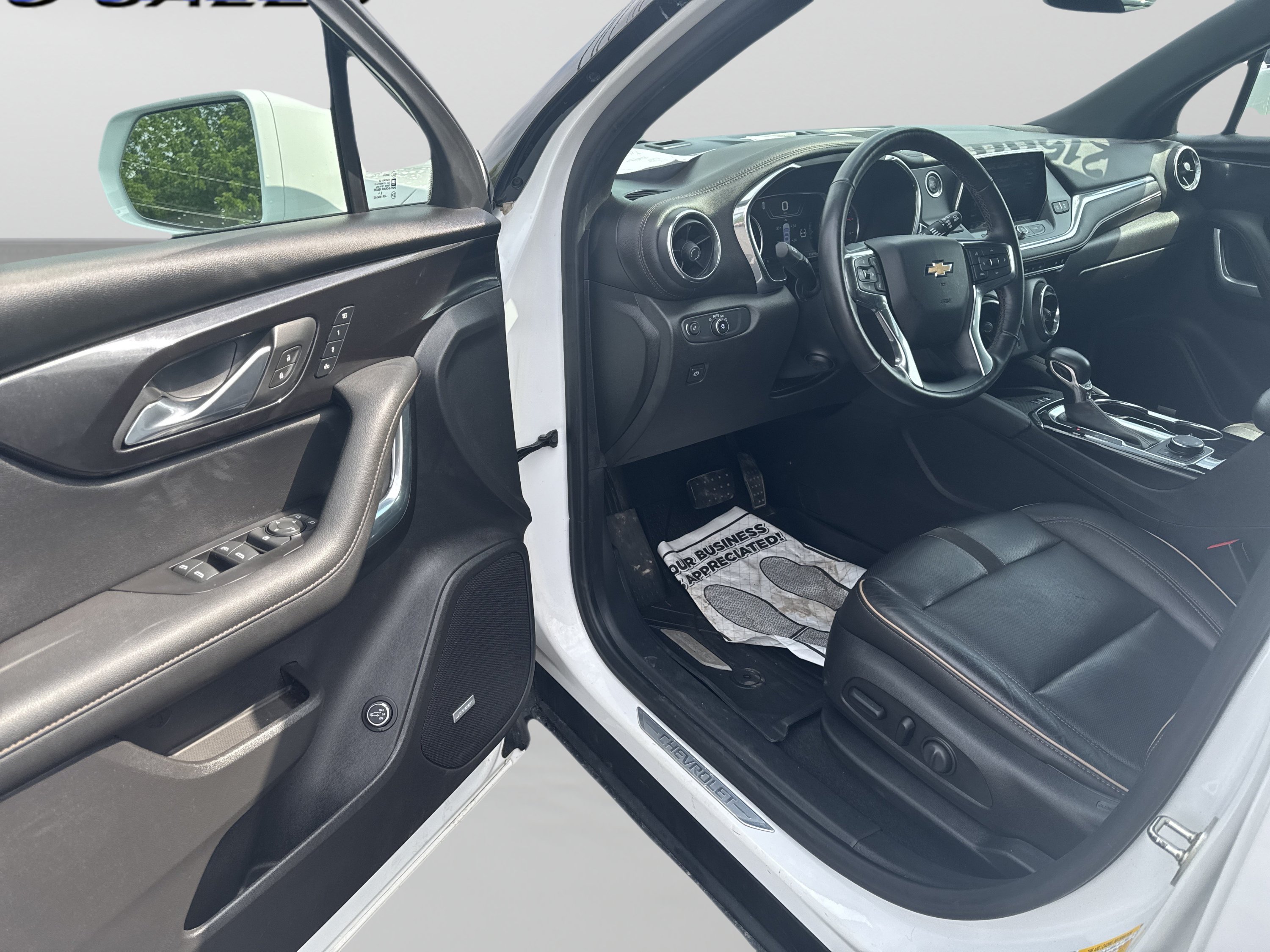 Used 2019 Chevrolet Blazer Premier w/ Sun and Wheels Package AWD/4WD image 12