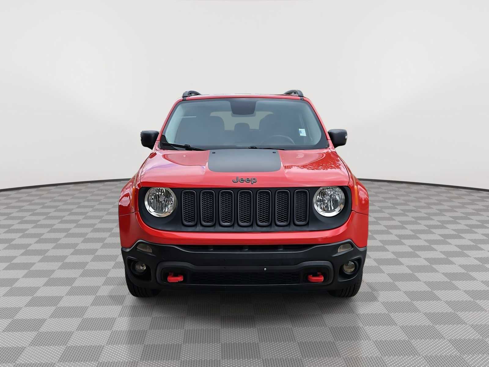 Used 2015 Jeep Renegade Trailhawk w/ Popular Equipment Group AWD/4WD image 3