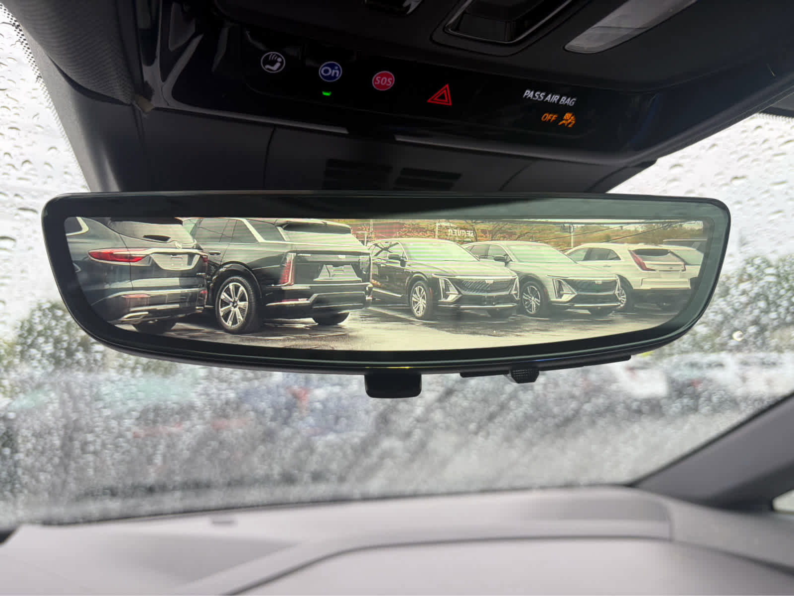 Used 2025 Cadillac Optiq Luxury 2 AWD/4WD image 18