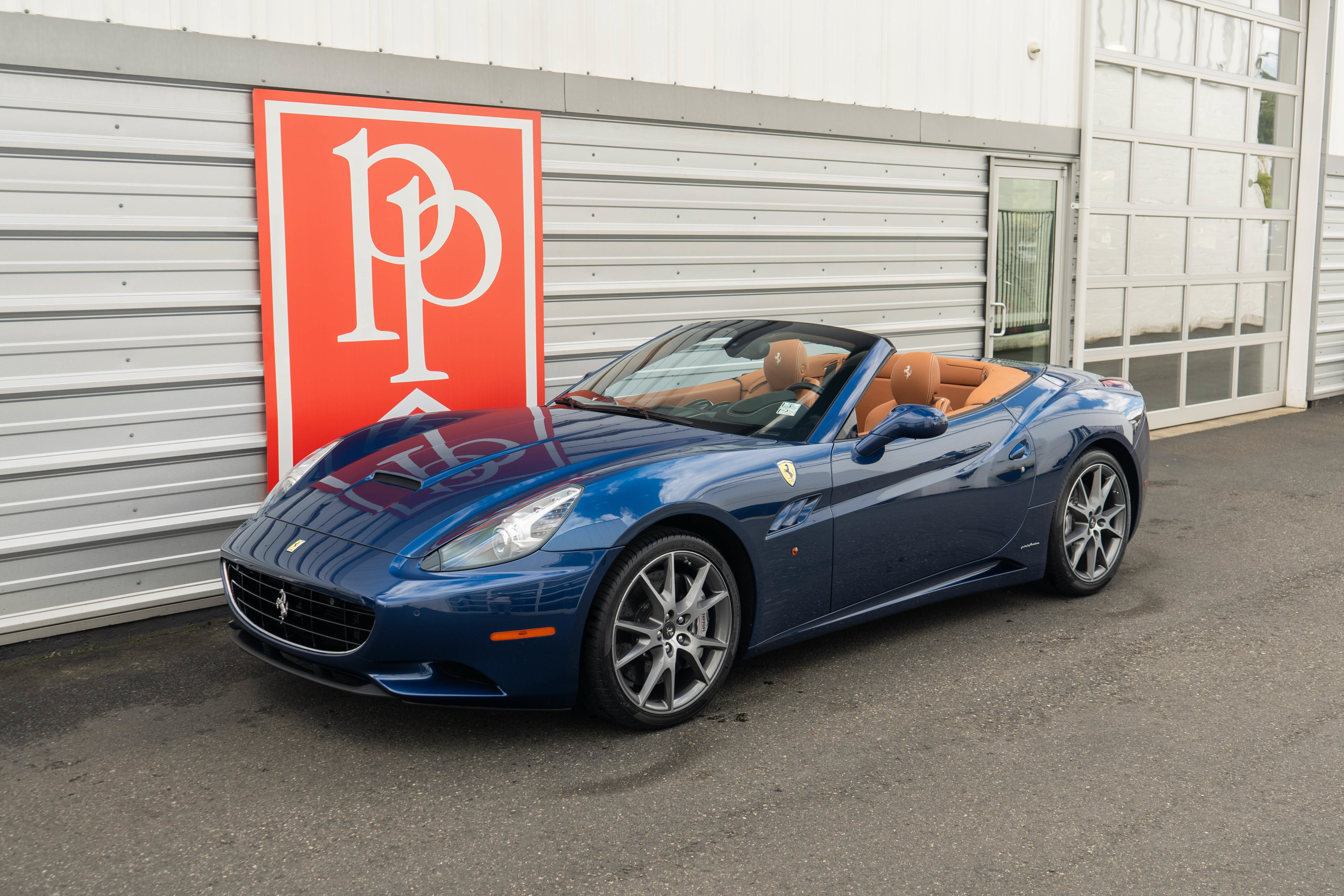 Used 2012 Ferrari California RWD image 28