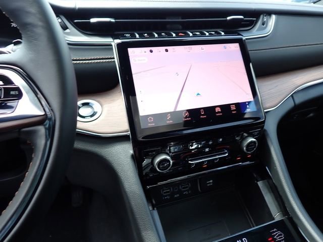 New 2025 Jeep Grand Cherokee Summit w/ Adv Protech Group IV AWD/4WD image 18