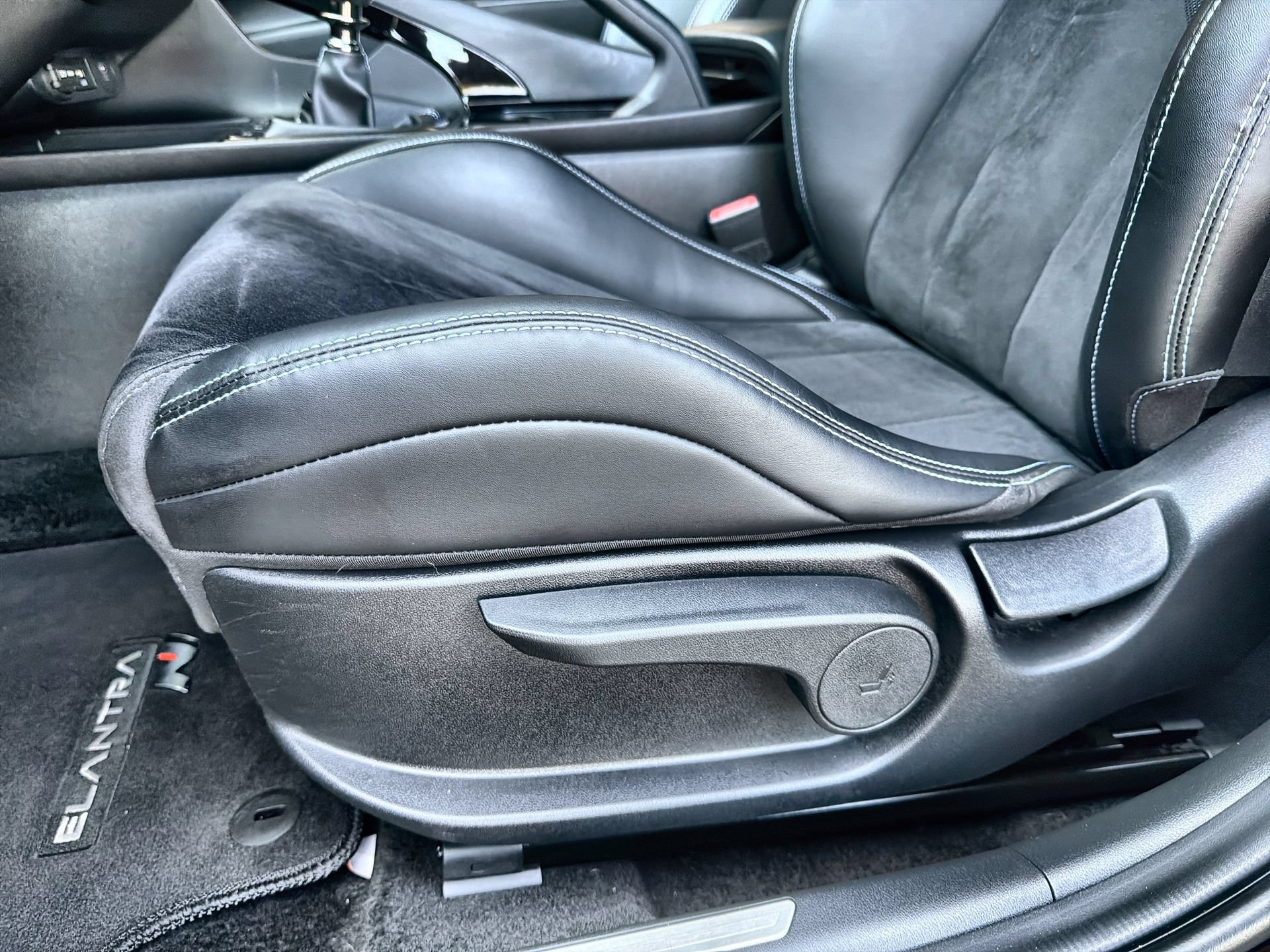 Used 2025 Hyundai Elantra N FWD image 12