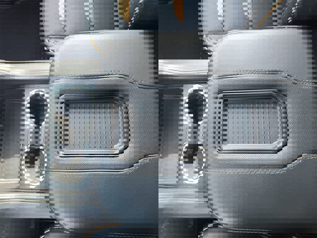 Used 2023 GMC Yukon AT4 image 21