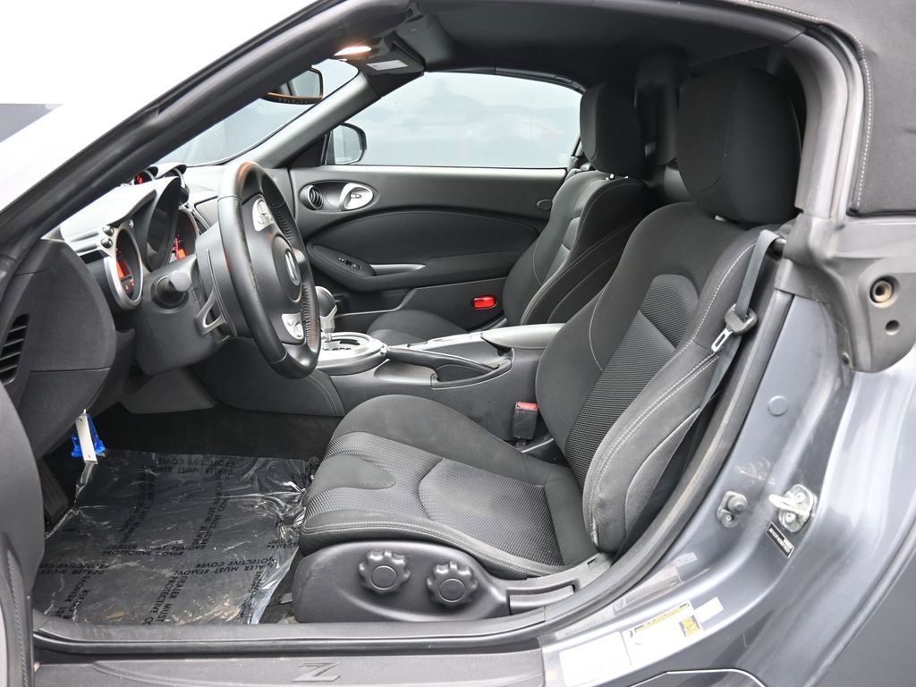 Used 2016 Nissan 370Z Roadster image 32
