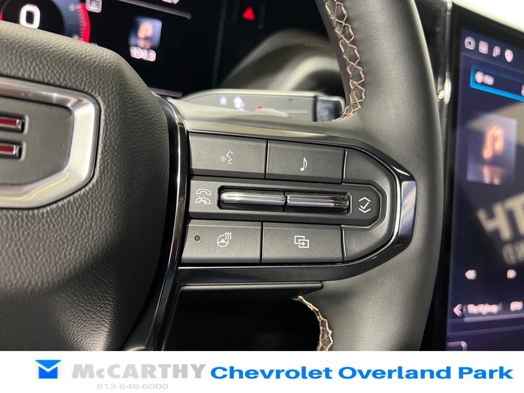 Used 2025 GMC Yukon AT4 w/ AT4 Premium Plus Package AWD/4WD image 14