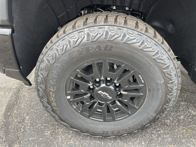 New 2026 Chevrolet Silverado 2500 ZR2 w/ LPO, Dark Essentials Package AWD/4WD image 10