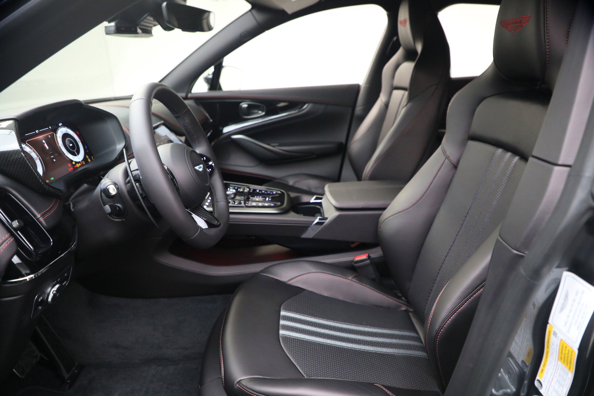 New 2026 Aston Martin DBX 707 image 19