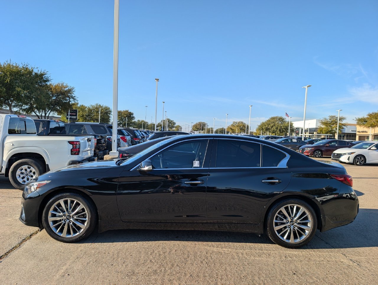 Used 2024 INFINITI Q50 Luxe w/ Cargo Package RWD image 3