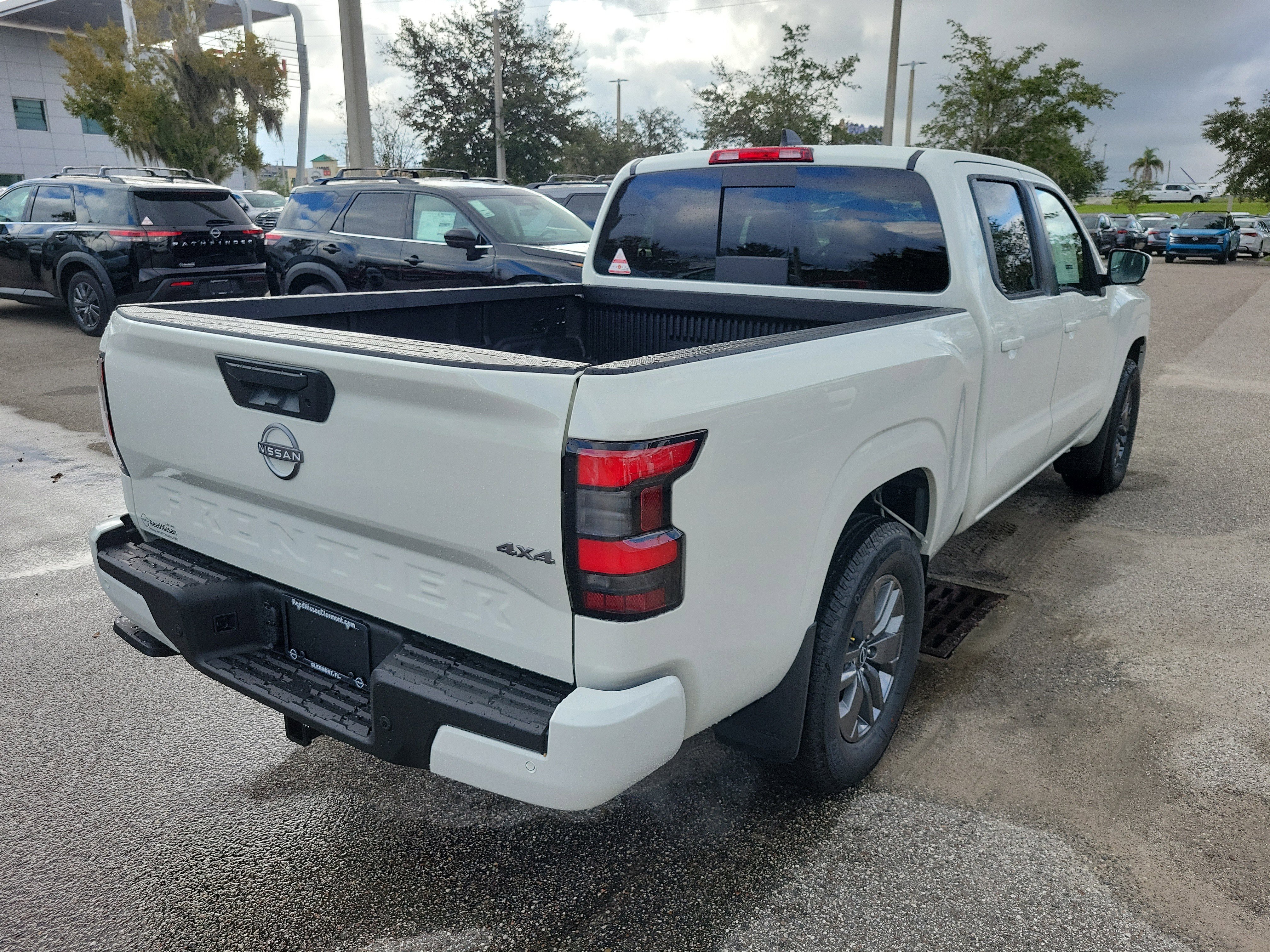 New 2026 Nissan Frontier SV image 3
