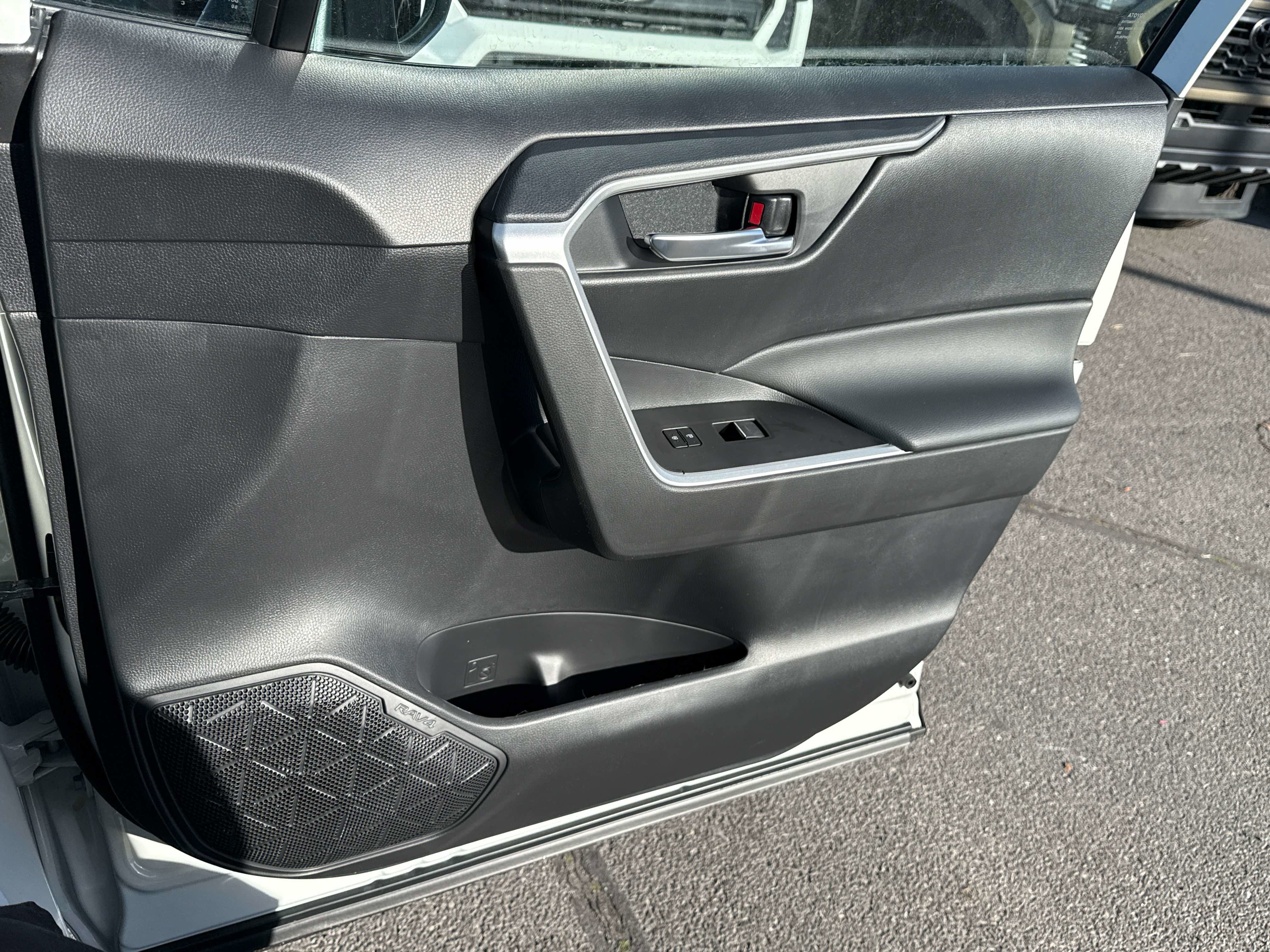 New 2025 Toyota RAV4 XLE image 18