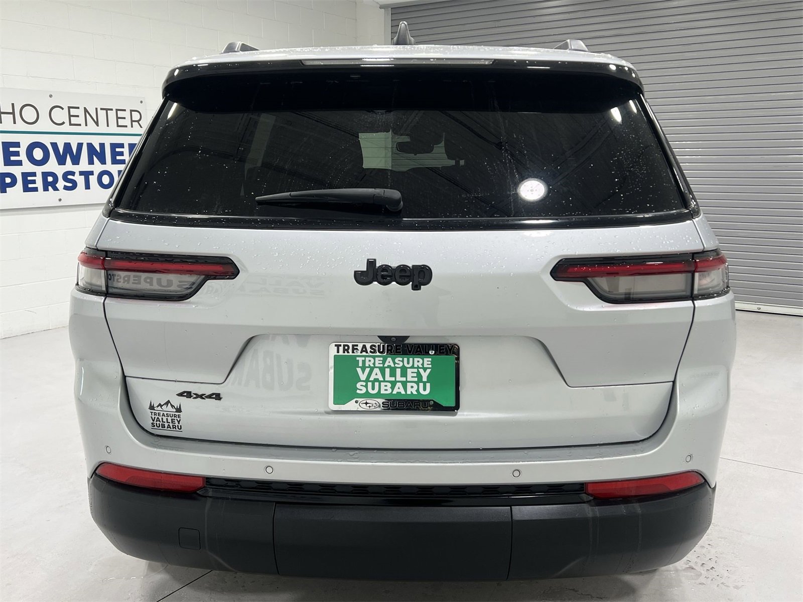 Used 2023 Jeep Grand Cherokee L Laredo image 7