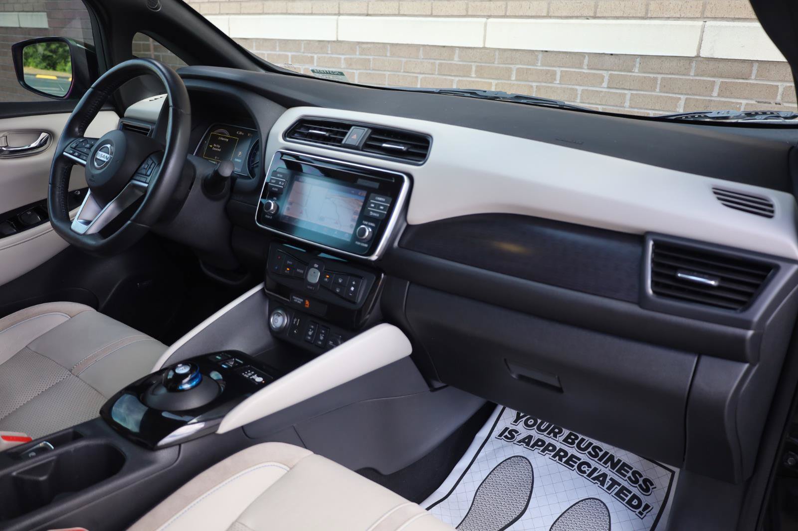 Used 2018 Nissan Leaf SL w/ SL Technology Package FWD image 28