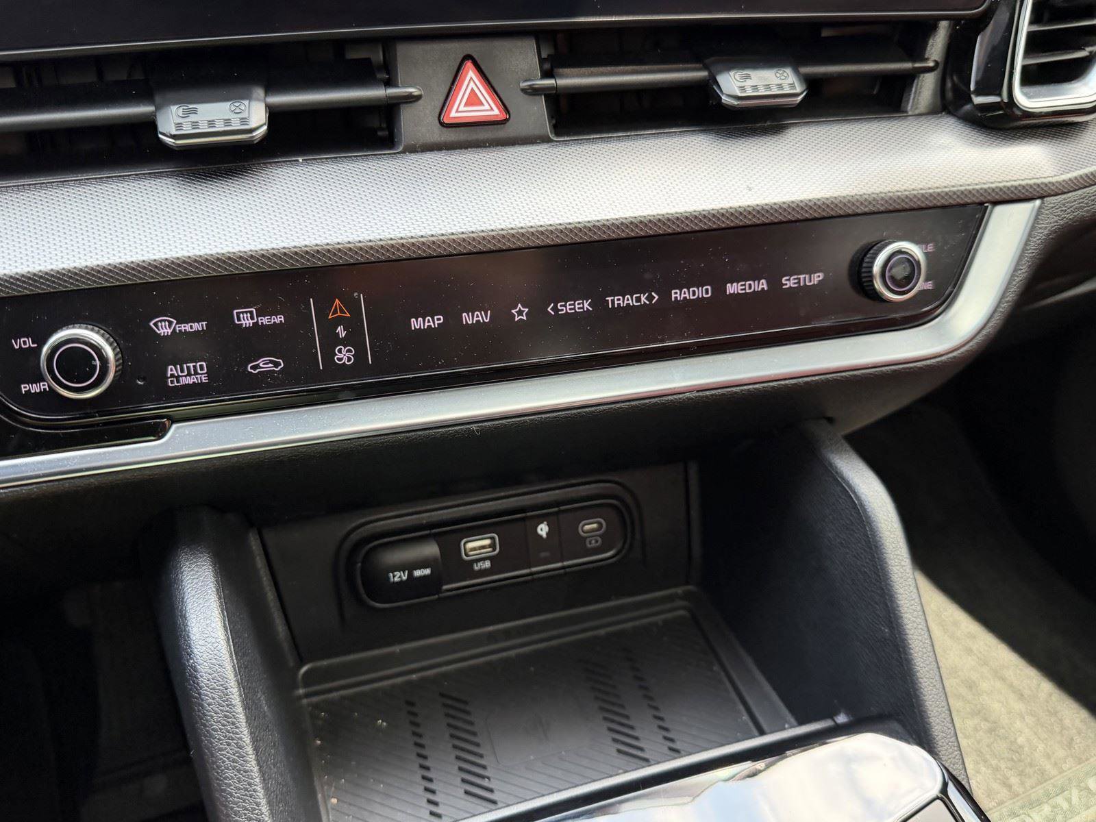 Used 2025 Kia Sportage SX FWD image 9