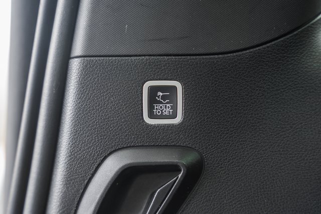 Used 2022 Jeep Wagoneer Series III w/ Premium Group I image 13