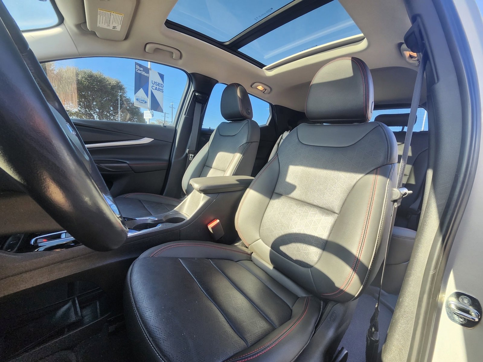 Used 2023 Chevrolet Bolt EUV Premier w/ Sun & Sound Package image 7