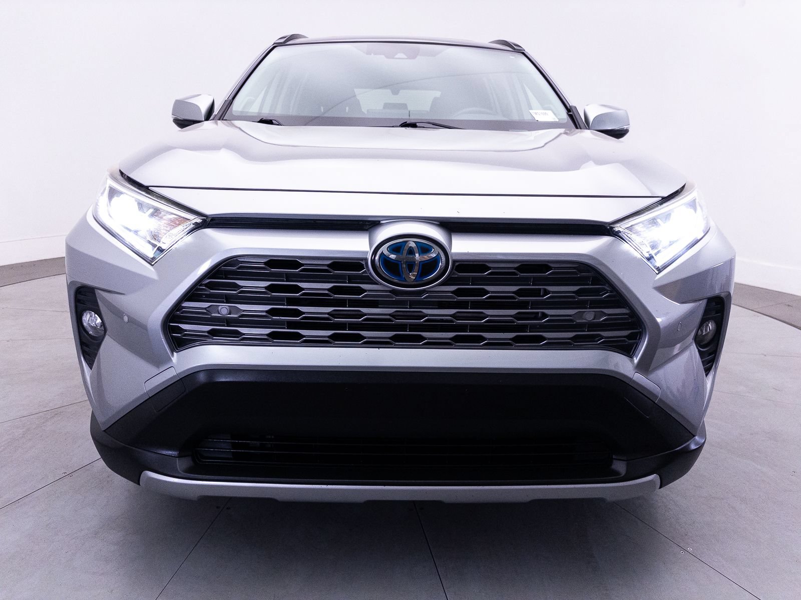 Used 2019 Toyota RAV4 Limited w/ Carpet Mat Package AWD/4WD image 14
