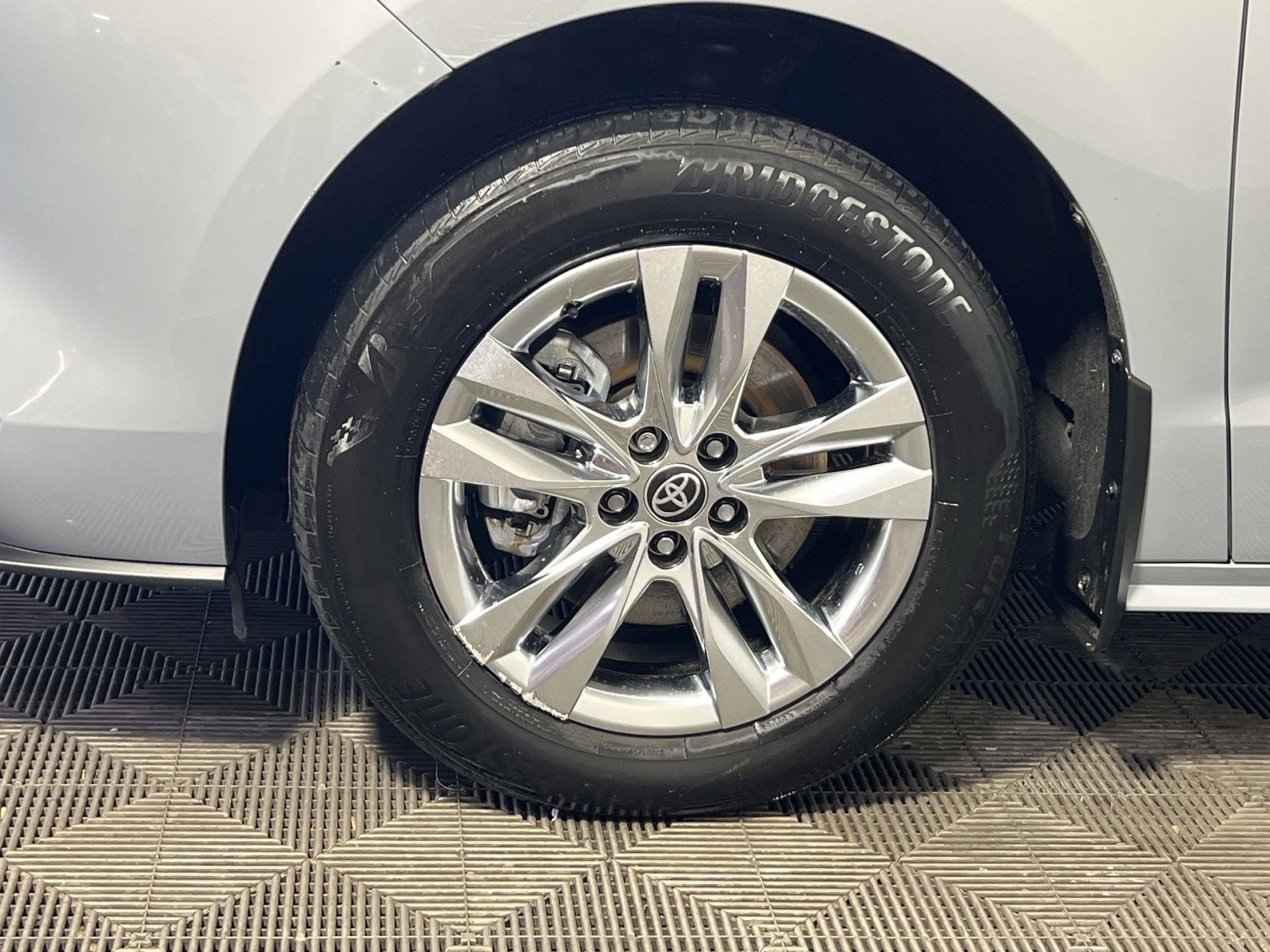 Used 2023 Toyota Sienna XLE Woodland Edition AWD/4WD image 13