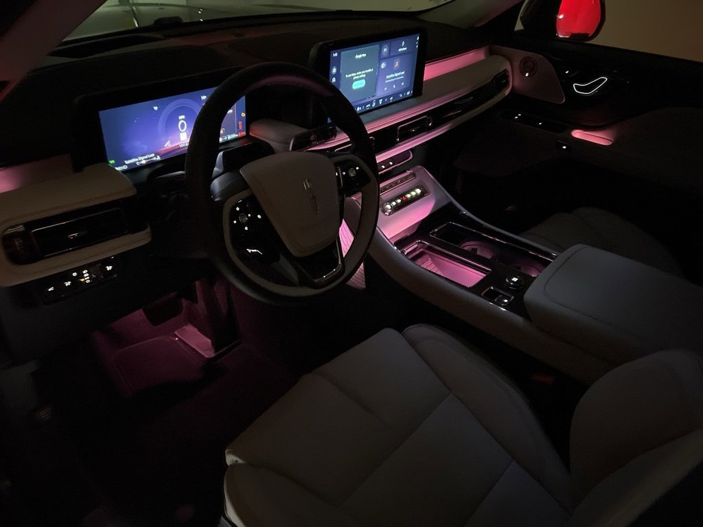 Used 2025 Lincoln Aviator Reserve w/ Equipment Group 201A image 8