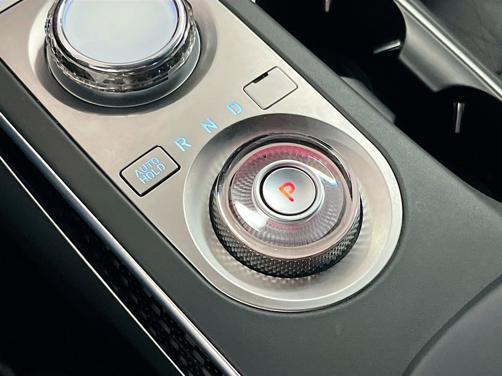 Used 2025 Genesis GV70 3.5T Sport w/ Sport Prestige Package image 16