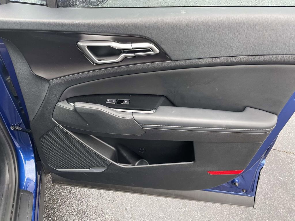 Used 2025 Kia Sportage EX w/ Premium Package image 46